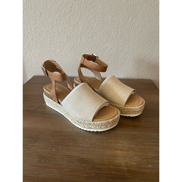 NIB Soda Zebra Espadrille Platform Strap Studded Heeled Sandals Size 10 - Picture 4 of 11